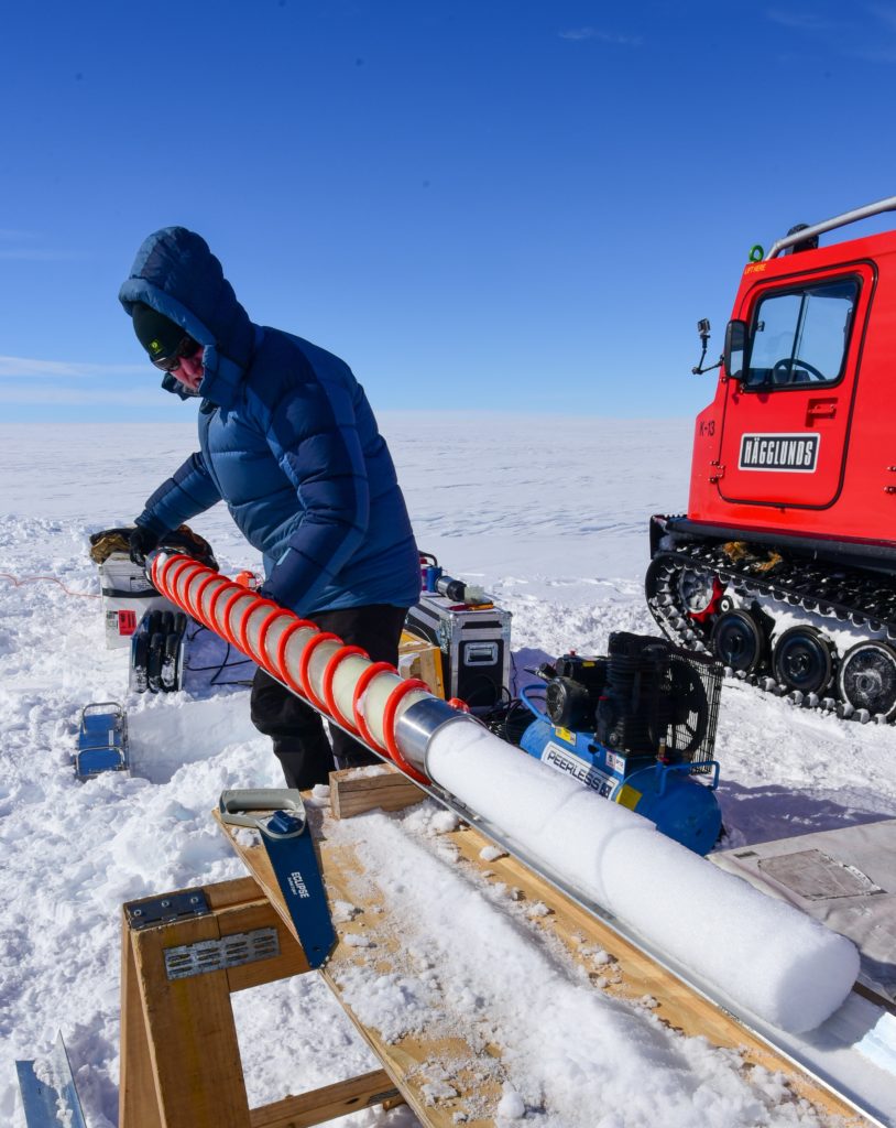 Drilling (shallow) ice core