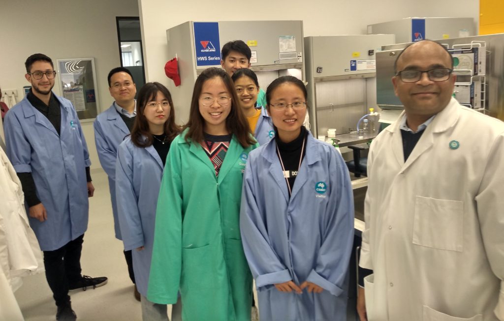 Students visit tissue culture lab