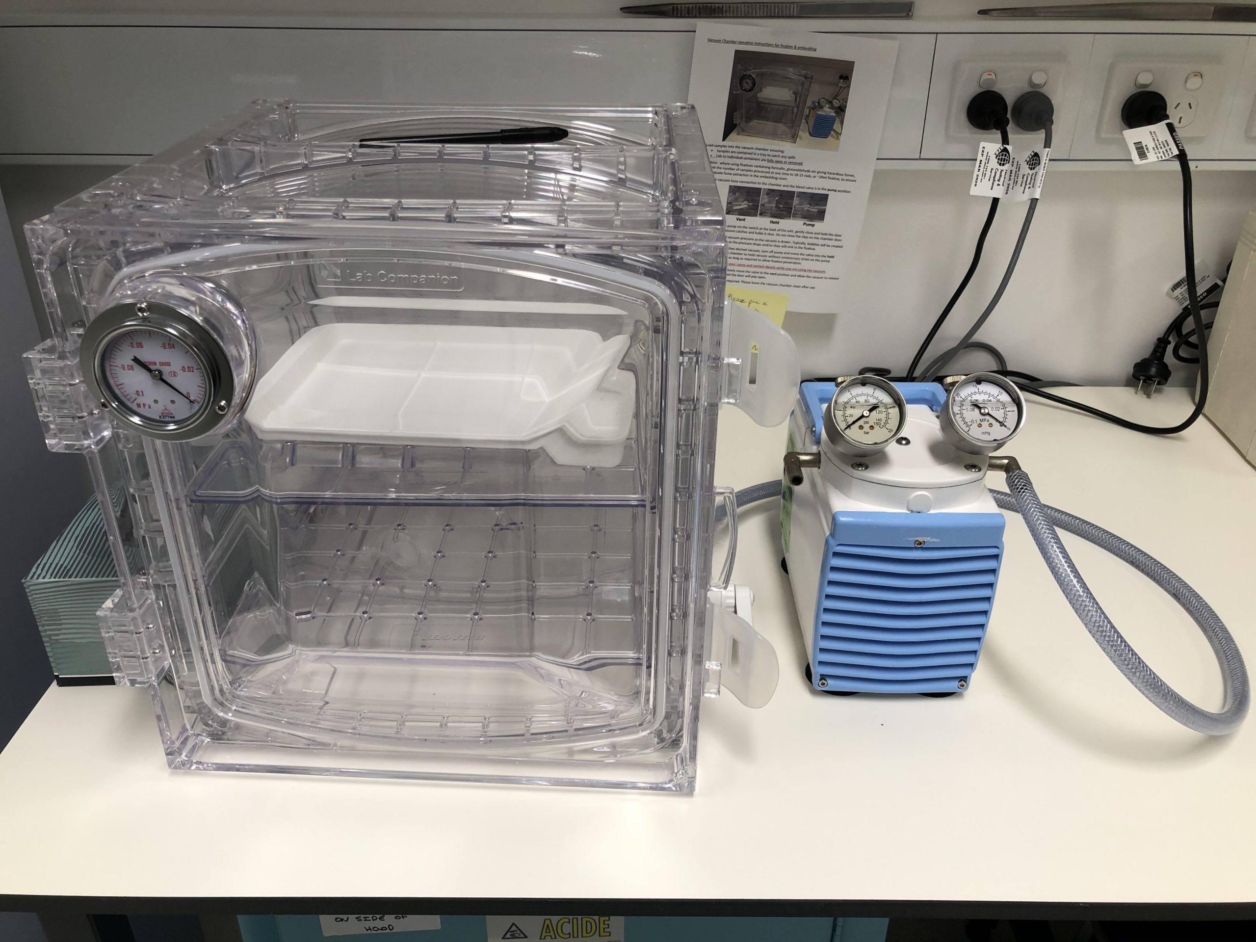 Vacuum Chamber Black Mountain MicroImaging Centre (BMIC)